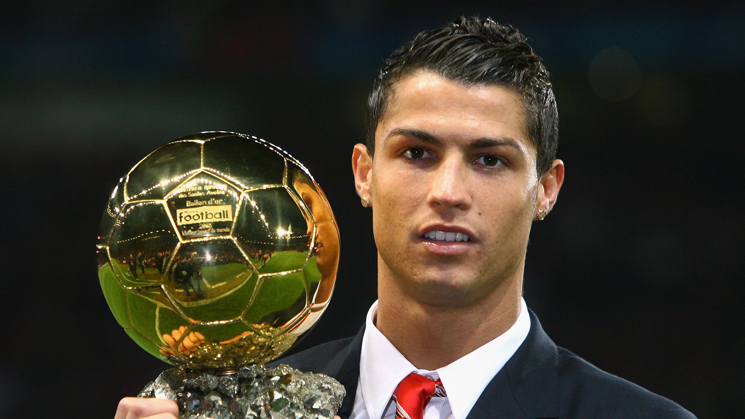 “亚戈·卡尔曼:阿根廷美洲狮队的力量与技巧并存的核心”